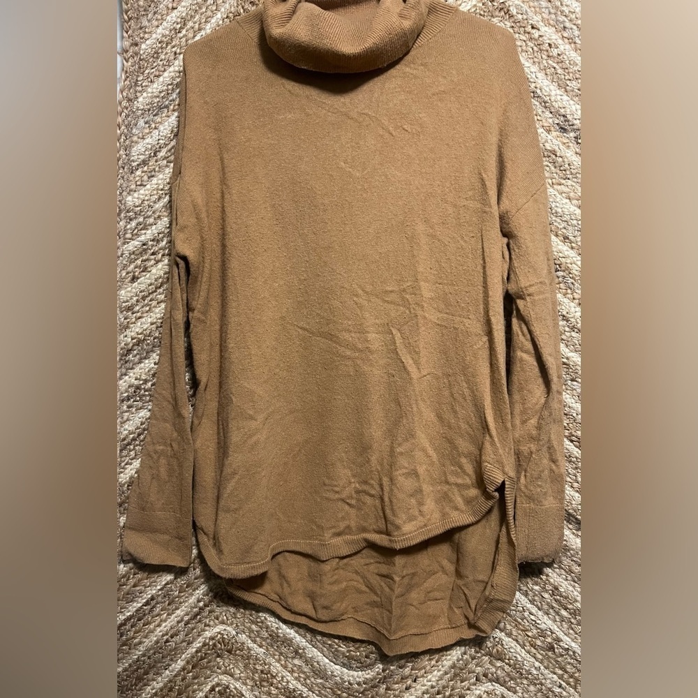 Treasure & Bond Comfy Tan Turtleneck Sweater,Pima Cotton,Classic,Everyday,Size M